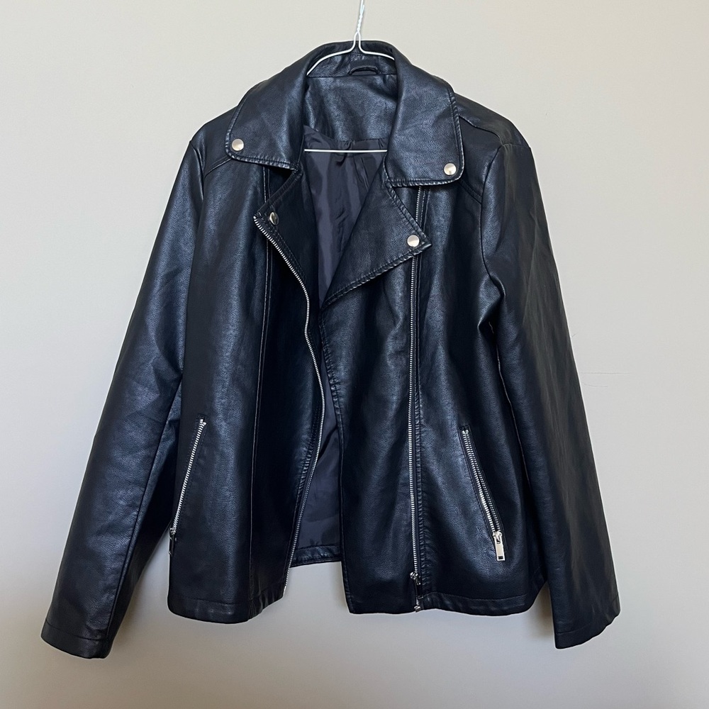 🌟leather biker jacket (pleather)